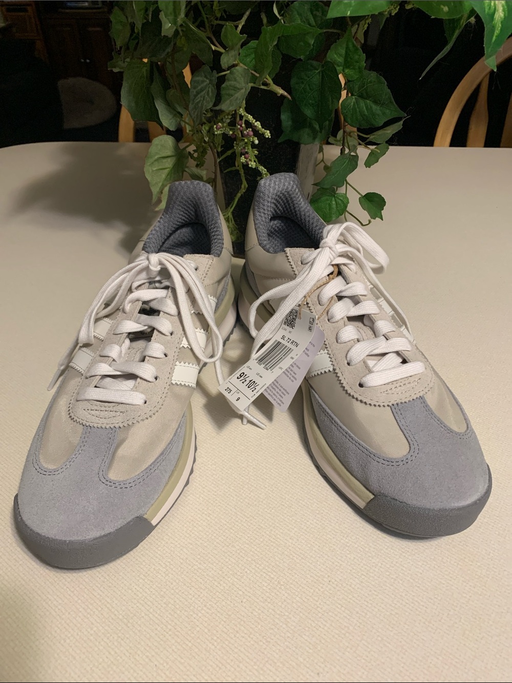 adidas Men's Light Gray & White Retro Sneakers
